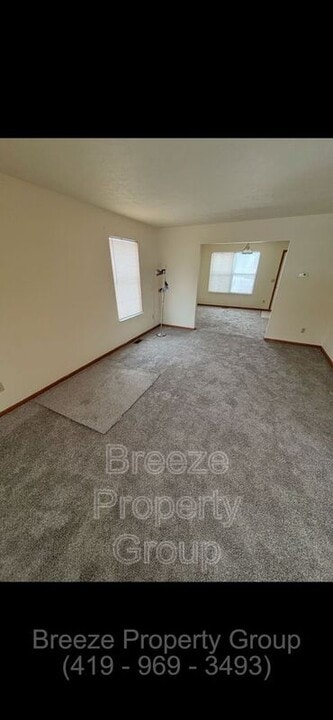 2999 Megan Cir in Youngstown, OH - Building Photo