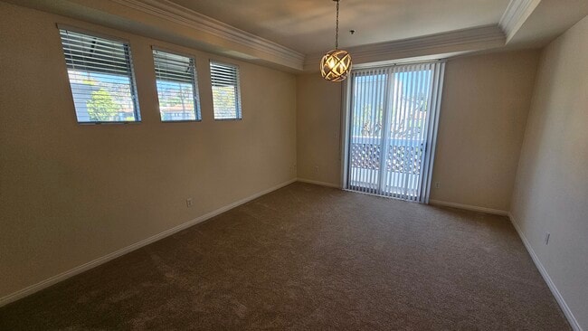 949 N Croft Ave, Unit 202 in West Hollywood, CA - Foto de edificio - Building Photo