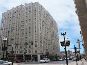 Bryn Mawr Apartments in Chicago, IL - Building Photo - Building Photo