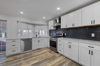 6424 S 149th Ave in Omaha, NE - Building Photo - Building Photo