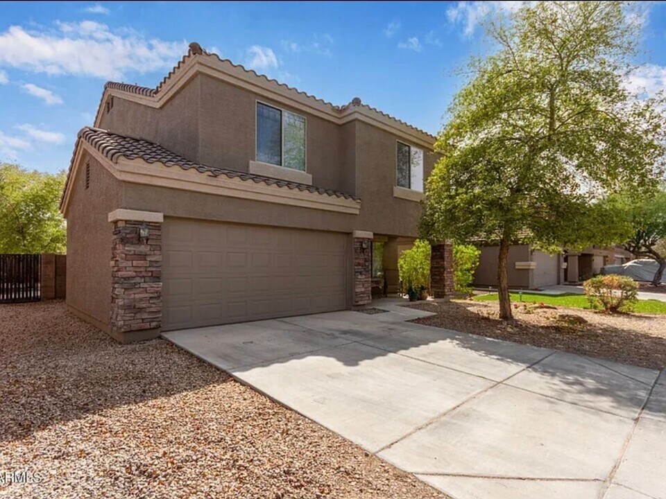 10739 W Coolidge St in Phoenix, AZ - Building Photo