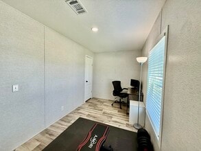 8002 SE Skylark Ave in Hobe Sound, FL - Building Photo - Building Photo