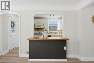 86 E 38th St in Hamilton, ON - Building Photo - Building Photo