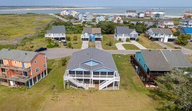 231 Port Dr in North Topsail Beach, NC - Building Photo - Building Photo