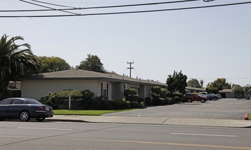 Morpark Apartments in Hayward, CA - Building Photo - Building Photo