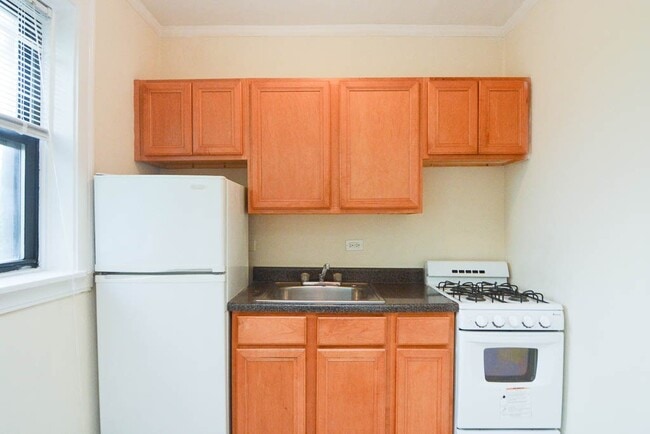 4349 N Damen Ave, Unit 304 in Chicago, IL - Foto de edificio - Building Photo