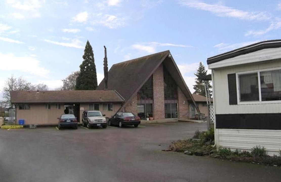 Heatherdale Mobile Home Village in Albany, OR - Building Photo