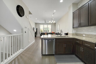 37790 Taro Ter in Newark, CA - Foto de edificio - Building Photo