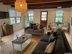 682 Ocean Breeze in Islip, NY - Building Photo - Building Photo