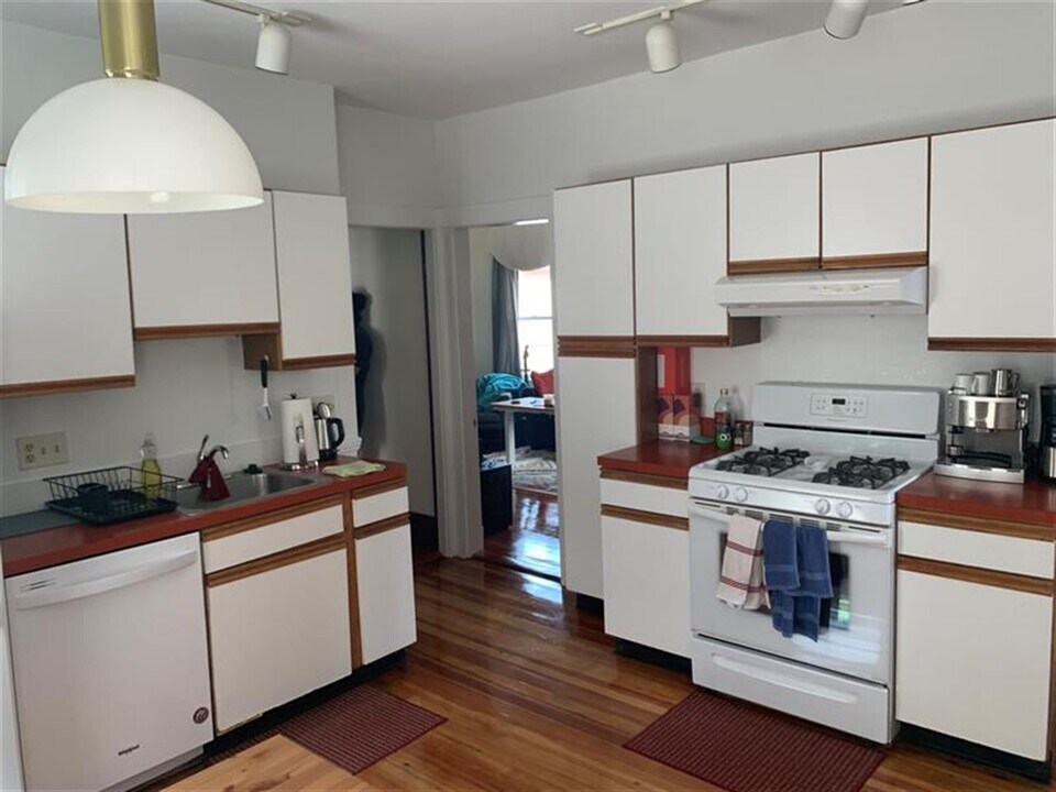 67 Easton St, Unit #3 in Boston, MA - Building Photo