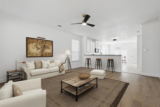 924 Charleston Ln in Savannah, TX - Foto de edificio - Building Photo