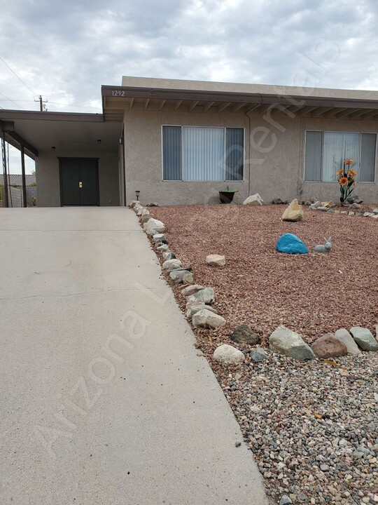 1290 Tanqueray Dr in Lake Havasu City, AZ - Building Photo