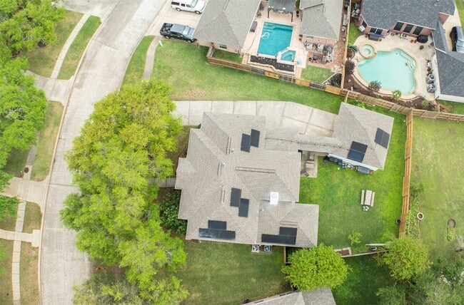 601 Canyon Crest Dr in League City, TX - Building Photo - Building Photo