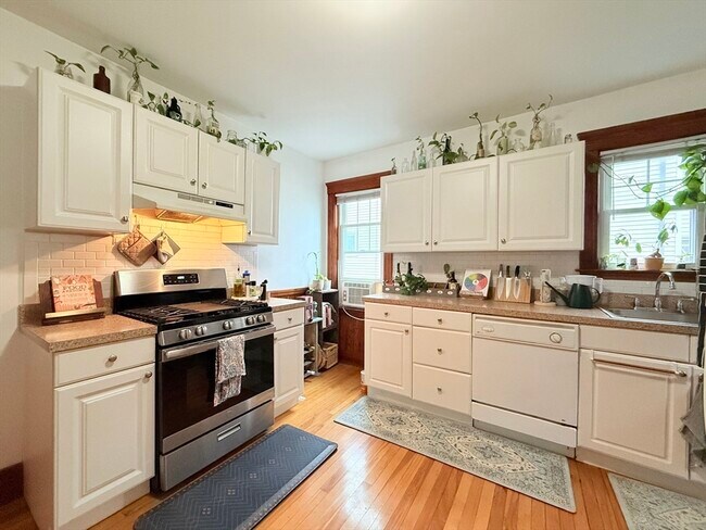 67 Pinkert St in Medford, MA - Building Photo - Building Photo