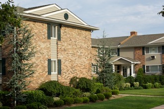 Fairfield At Babylon Village in Babylon, NY - Foto de edificio - Building Photo