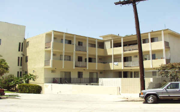 2319 Ocean View Ave in Los Angeles, CA - Foto de edificio