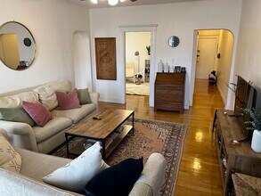 1750 Commonwealth Ave, Unit 5 in Boston, MA - Building Photo - Building Photo