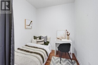 70 Forest Manor Rd in Toronto, ON - Building Photo - Building Photo