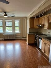 1450 Beacon St, Unit B41 in Brookline, MA - Foto de edificio - Building Photo