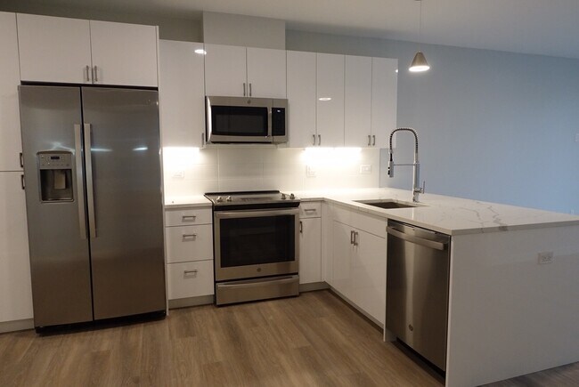 68 Los Angeles St, Unit 107 in Newton, MA - Building Photo - Building Photo