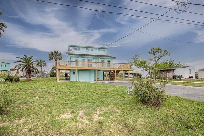 property at 2323 Rue De Lafitte St