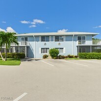 232 Palm Dr in Naples, FL - Building Photo
