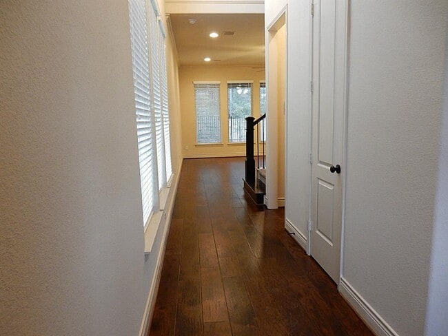 property at 38 Jonquil Pl