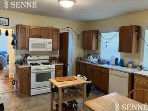 33 Jay St, Unit 1 in Somerville, MA - Building Photo - Building Photo