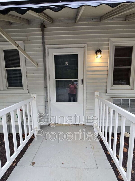 773 Long Point Rd in Hague, VA - Foto de edificio