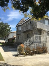 622 E Providencia Ave in Burbank, CA - Building Photo - Building Photo