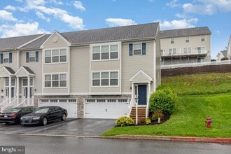 774 Winding Ln in Harrisburg, PA - Building Photo - Building Photo