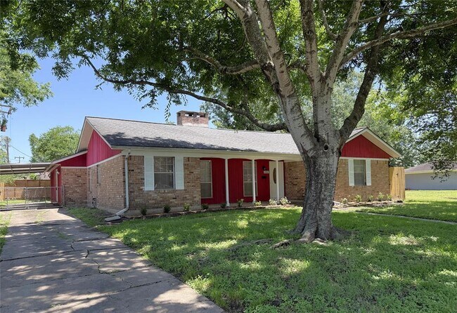 property at 10607 Clematis Ln
