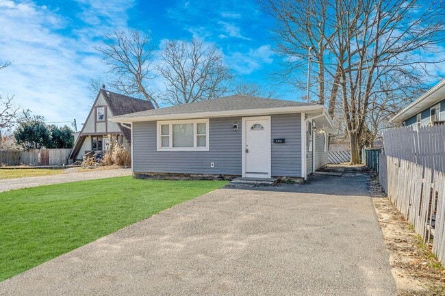 property at 18A Broadway