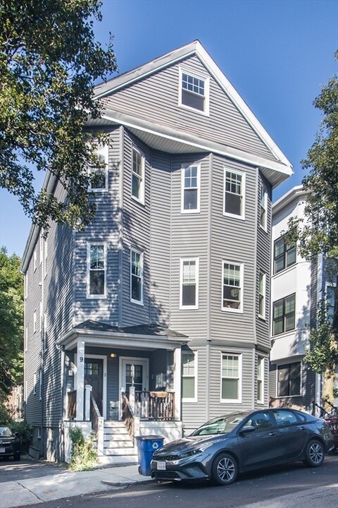 9 Cornwall St, Unit PH in Boston, MA - Building Photo