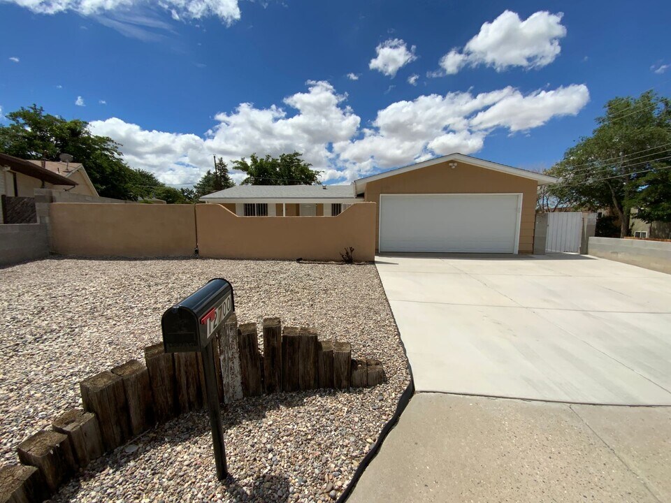 12700 Mountain Rd NE in Albuquerque, NM - Building Photo