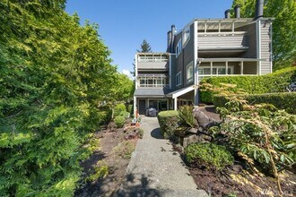 337 2nd Ave S in Kirkland, WA - Building Photo - Building Photo