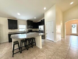 5997 Ridge Lake Cir in Vero Beach, FL - Building Photo