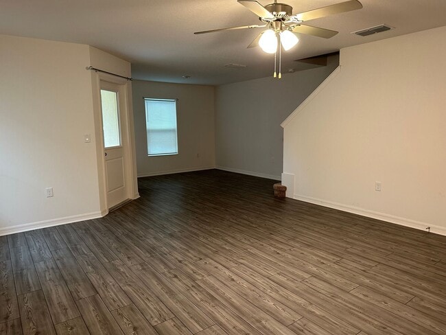 1604 Wynford Cir in Tavares, FL - Building Photo - Building Photo