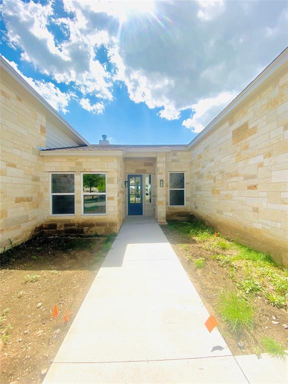 105 Greg Ln in Jarrell, TX - Foto de edificio - Building Photo