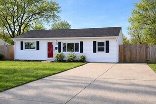 7100 Nathan Hale Way in Louisville, KY - Building Photo