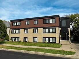 2525 Grand Ave S in Minneapolis, MN - Building Photo