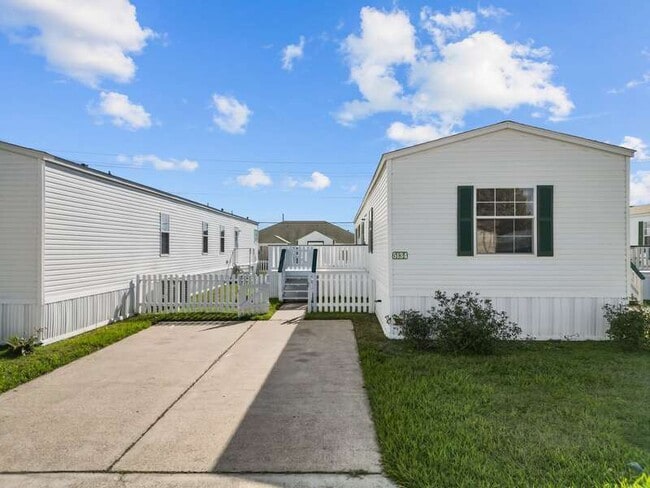 property at 5133 Martinique Calle