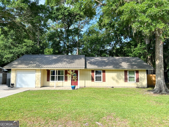 property at 113 Woodhaven Dr