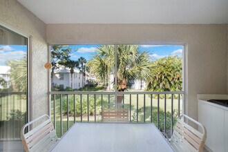 887 Gulf Pavillion Dr in Naples, FL - Building Photo - Building Photo