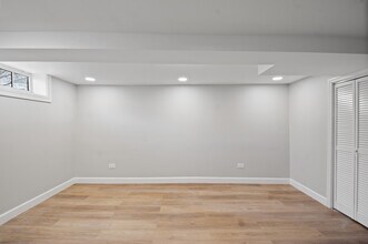 3751 N Clifton Ave in Chicago, IL - Building Photo - Building Photo