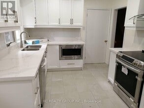 6 Bromleigh Ave in London, ON - Building Photo - Building Photo