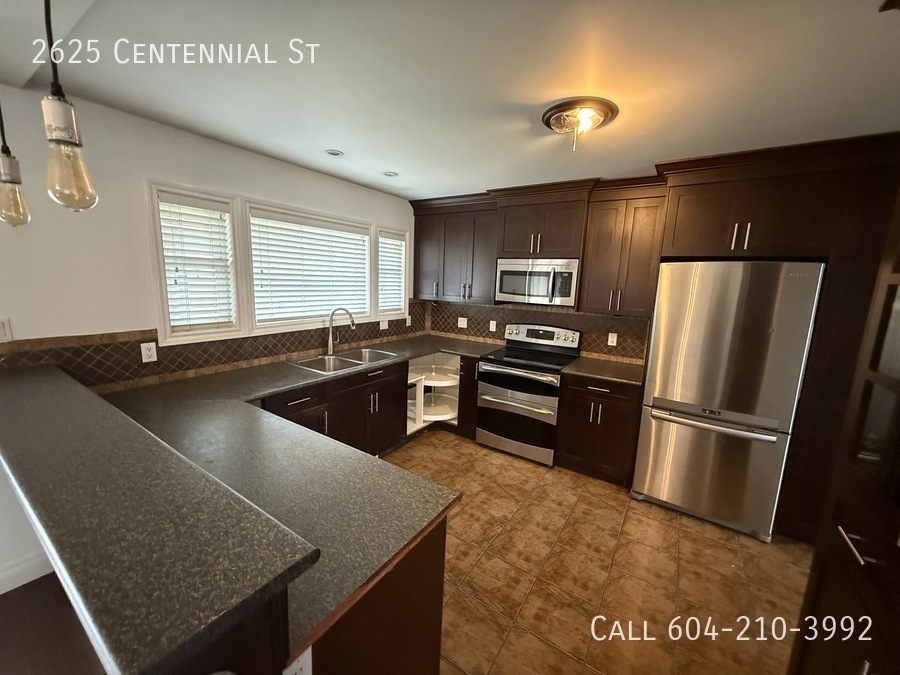 2625 Centennial St in Abbotsford, BC - Building Photo