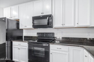 1749 E Chanute Pass in Phoenix, AZ - Building Photo - Building Photo