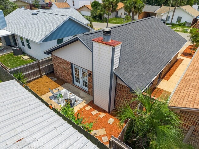 237 Indian Oaks Dr in Destin, FL - Foto de edificio - Building Photo
