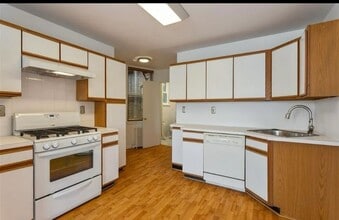 27 66th St in West New York, NJ - Building Photo - Building Photo